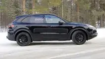 2018 Porsche Cayenne spy photo