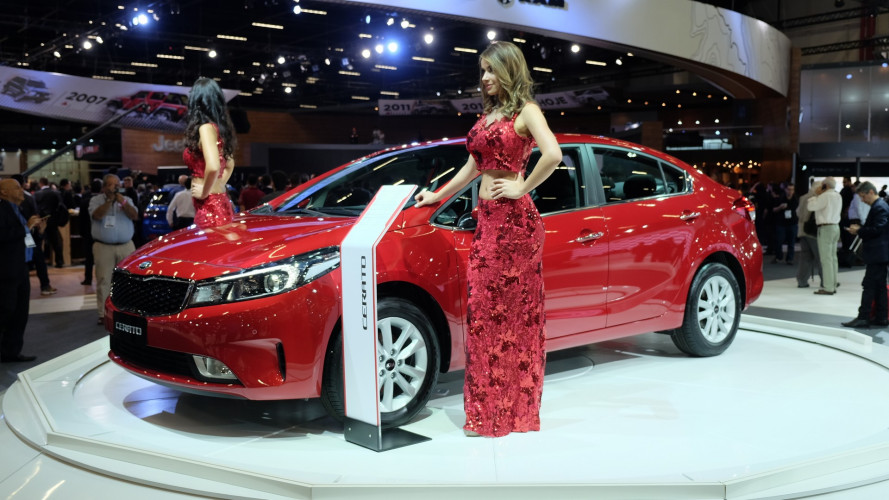 Salão do Automóvel: agora mexicano, novo Kia Cerato 2017 chega ao Brasil por R$ 76.990