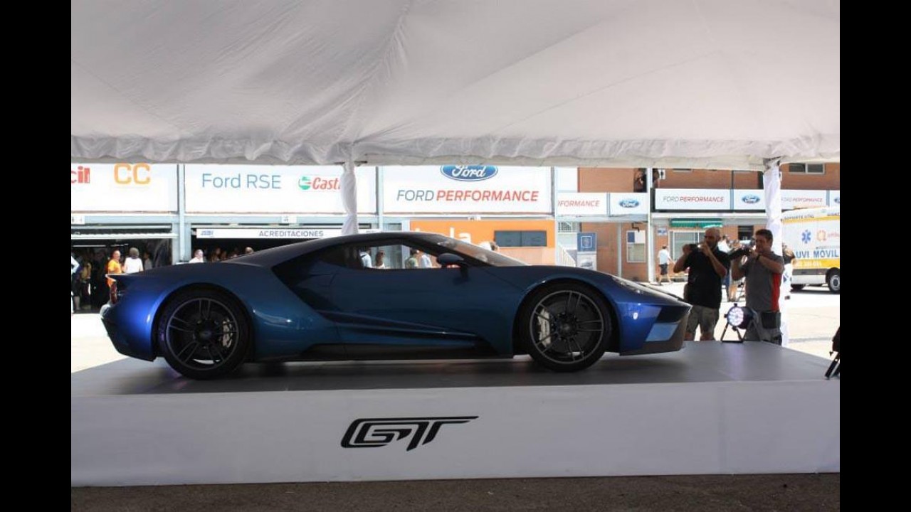 Vexame: Protótipo do Ford GT 2017 não liga durante exibição - vídeo
