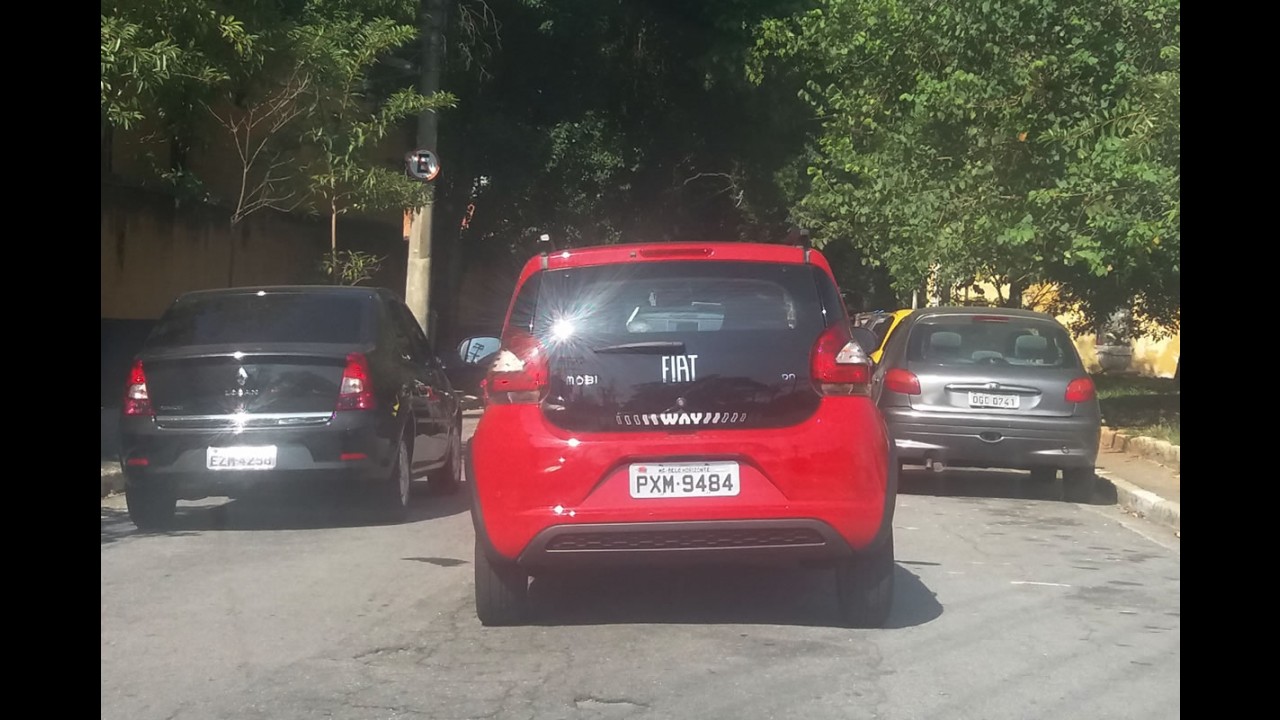 Flagra pré-estreia: compare as diferenças entre o Fiat Mobi Easy e o Way