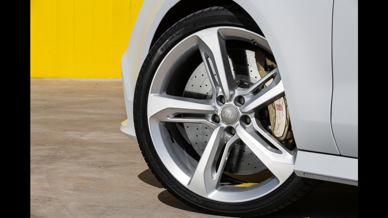 Volta Rápida: Audi RS7 Sportback 2015 equilibra estupidez e conforto