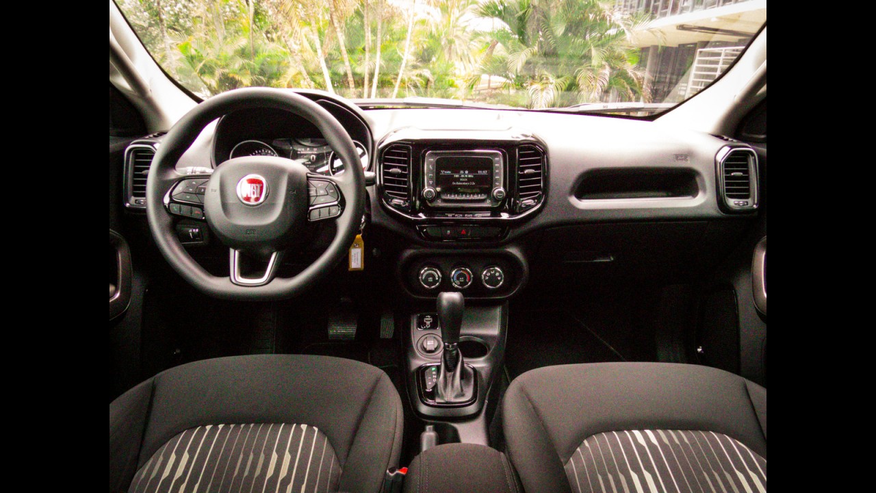 Teste CARPLACE: Renault Oroch ganha câmbio automático e desafia Fiat Toro