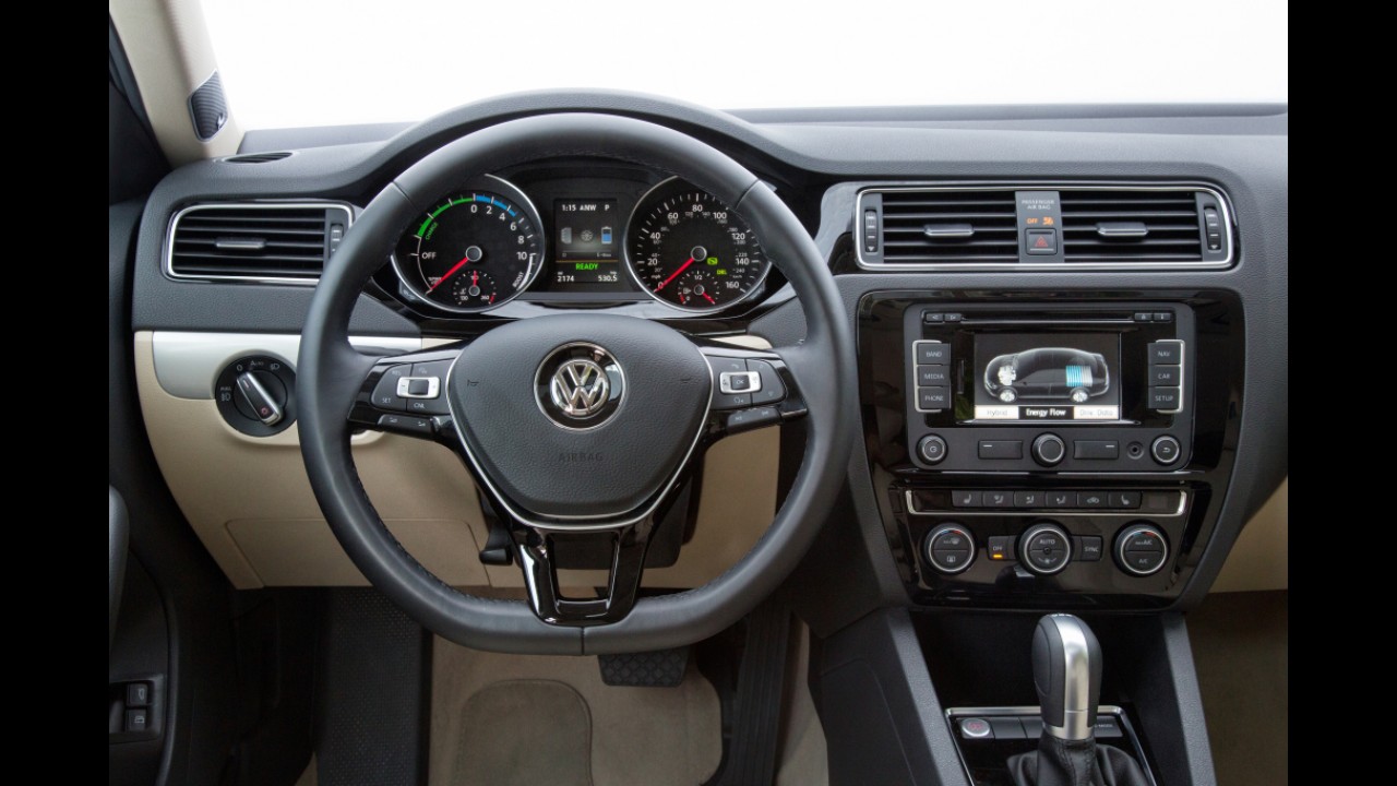 Ruim de loja, Volkswagen Jetta Hybrid deixará de ser oferecido nos EUA