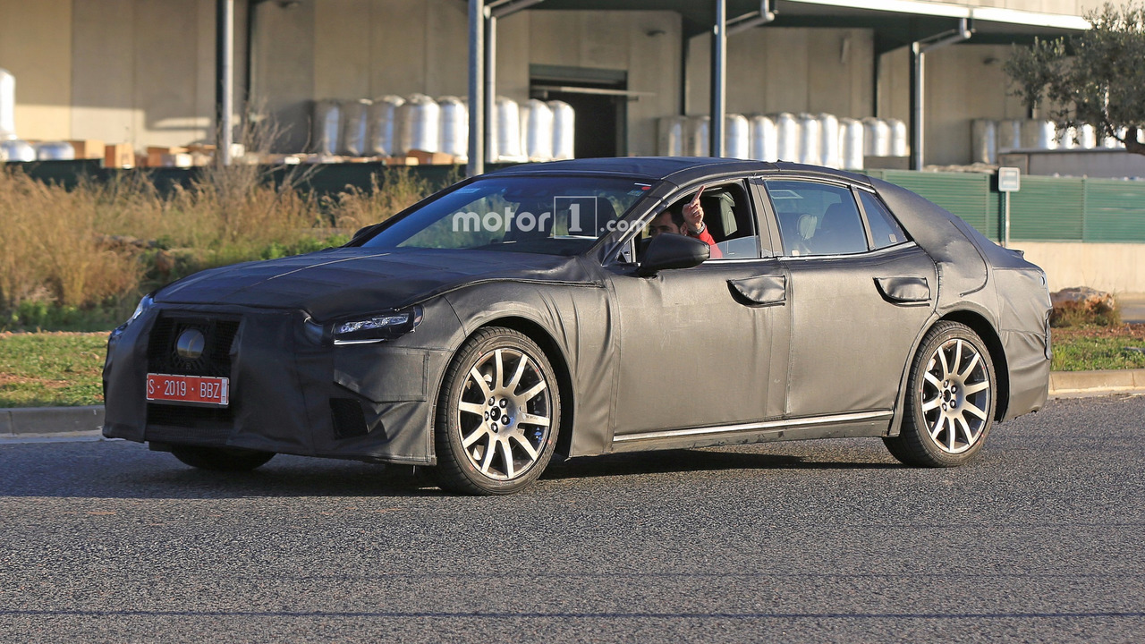 2018 Lexus LS casus fotoğrafları
