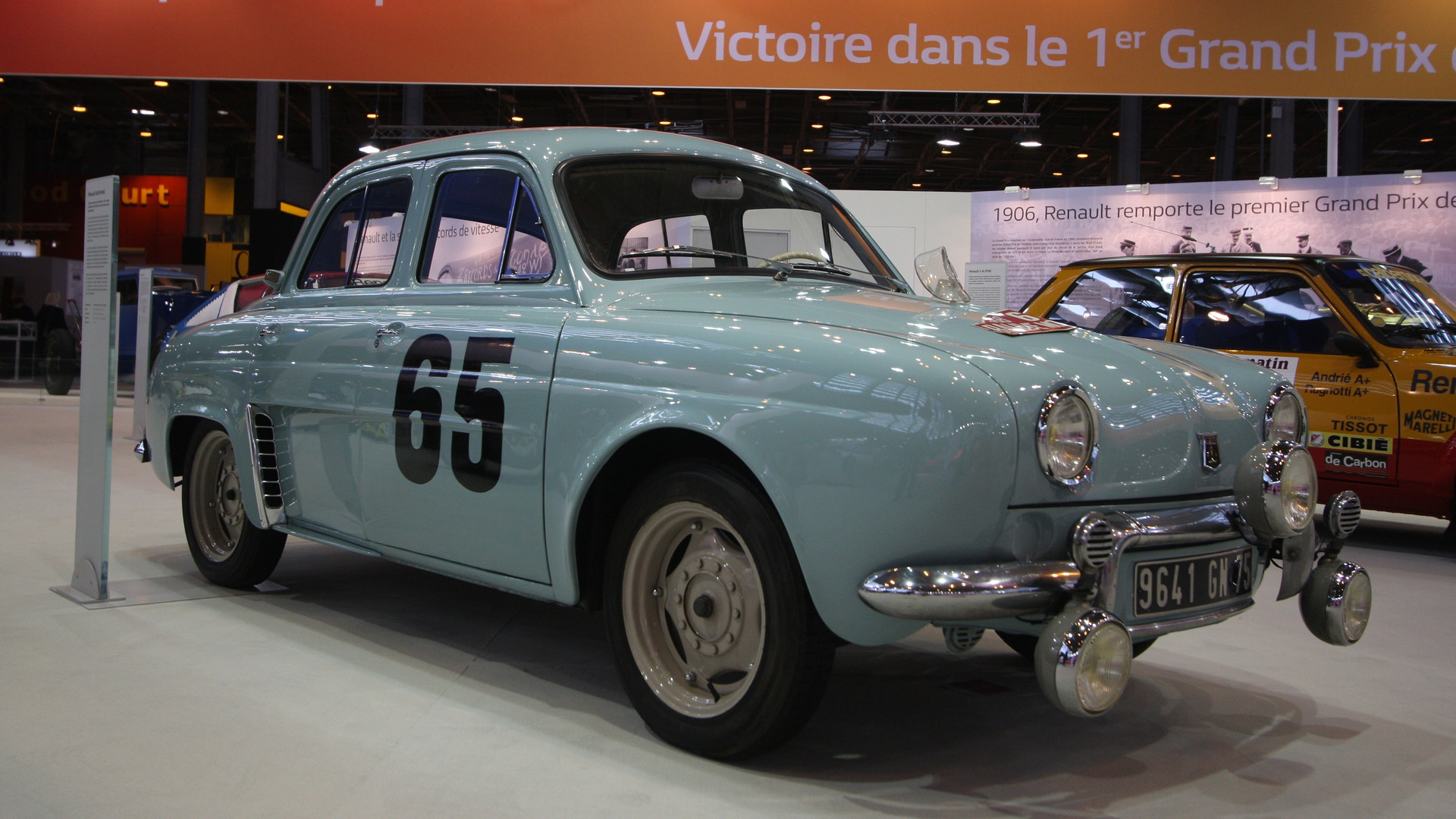 VIDÉO Renault met deux Prost dans une Dauphine