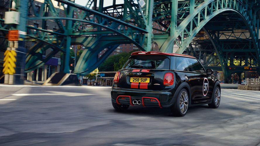 Minis with John Cooper Works accessories