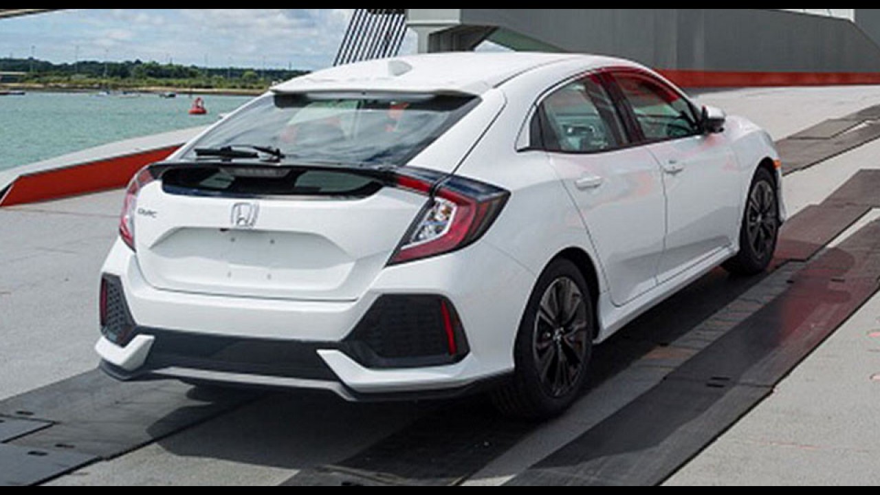Flagra: Novo Honda Civic Hatch é clicado "limpinho" durante embarque