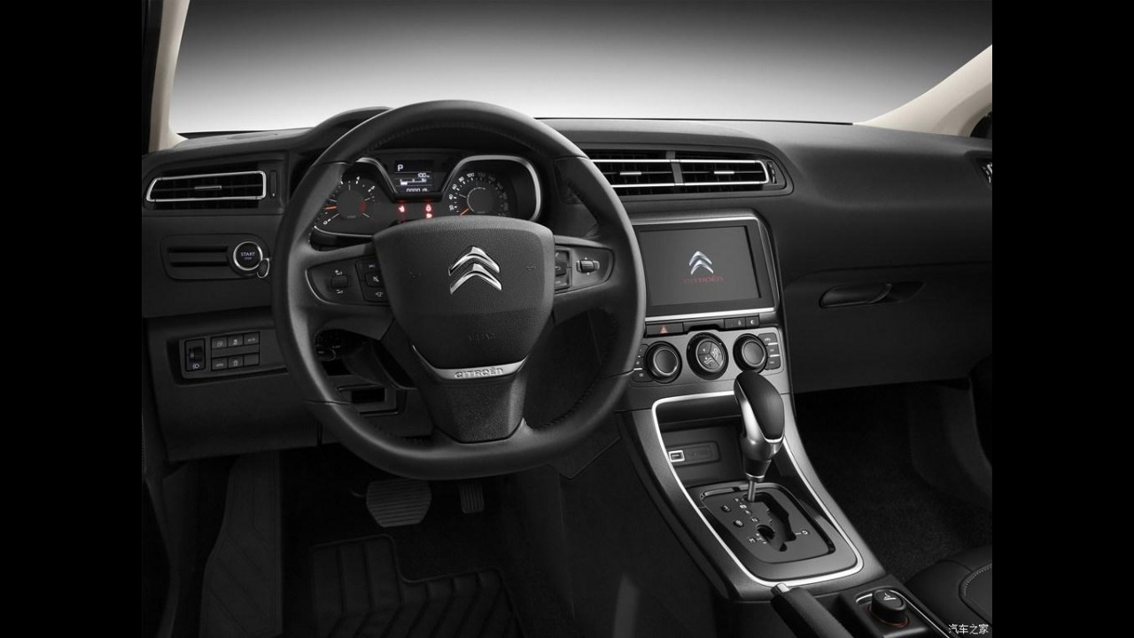 Este é o novo Citroën C4 Sedan, uma opção abaixo do C4 Lounge - veja fotos