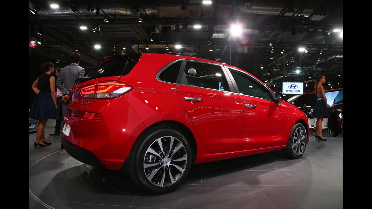 Paris: novo Hyundai i30 2017 aparece junto com conceito "de corrida"