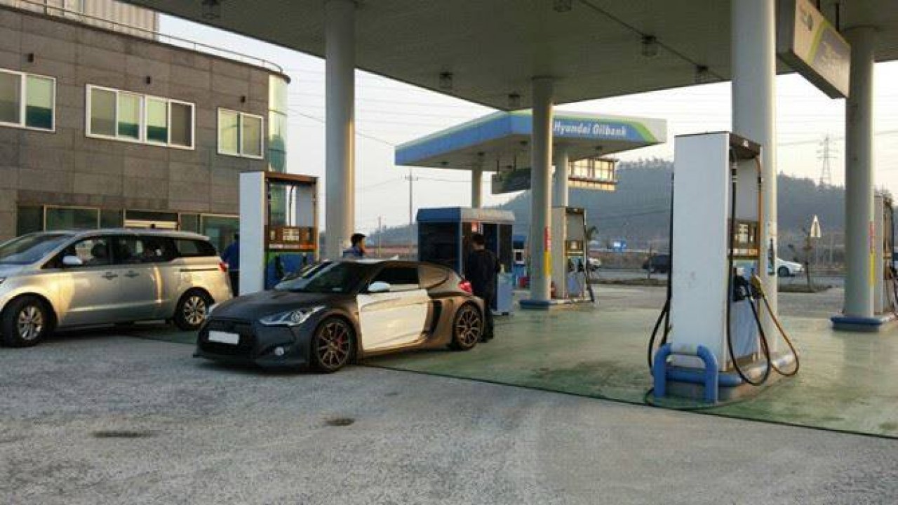Surpresa: Hyundai testa Veloster com motor central e tração traseira!