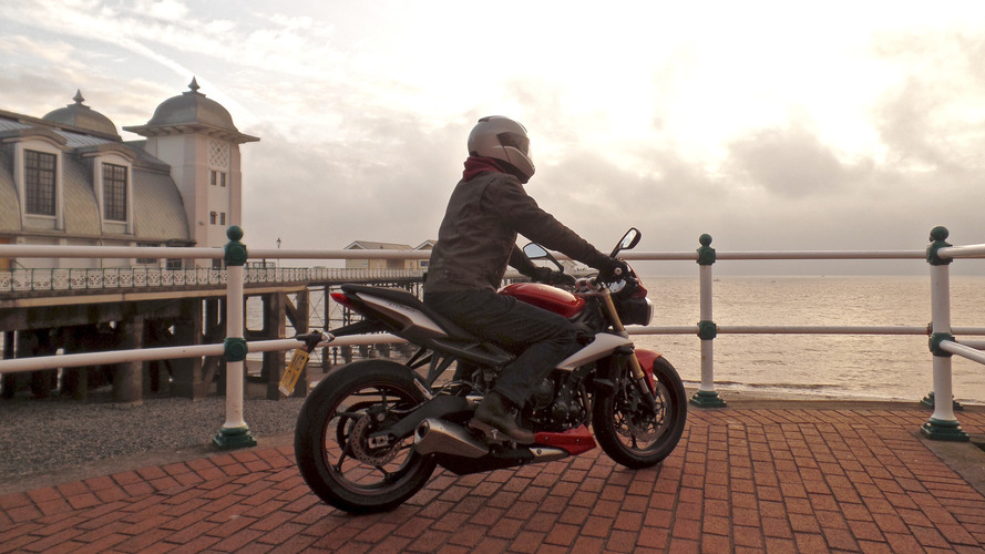 2016 Triumph Street Triple review