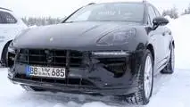 2019 Porsche Macan facelift spy photo