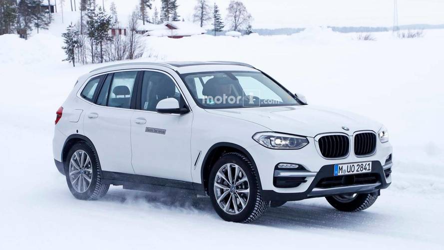 BMW iX3 casus fotoğraflar