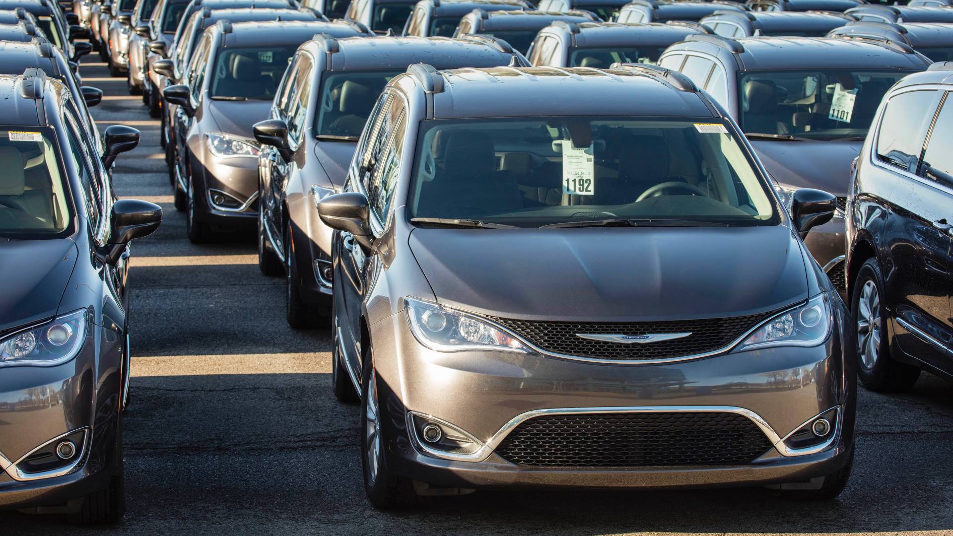 Chrysler Recalls 154 000 Pacifica Minivans For Stalling Issue