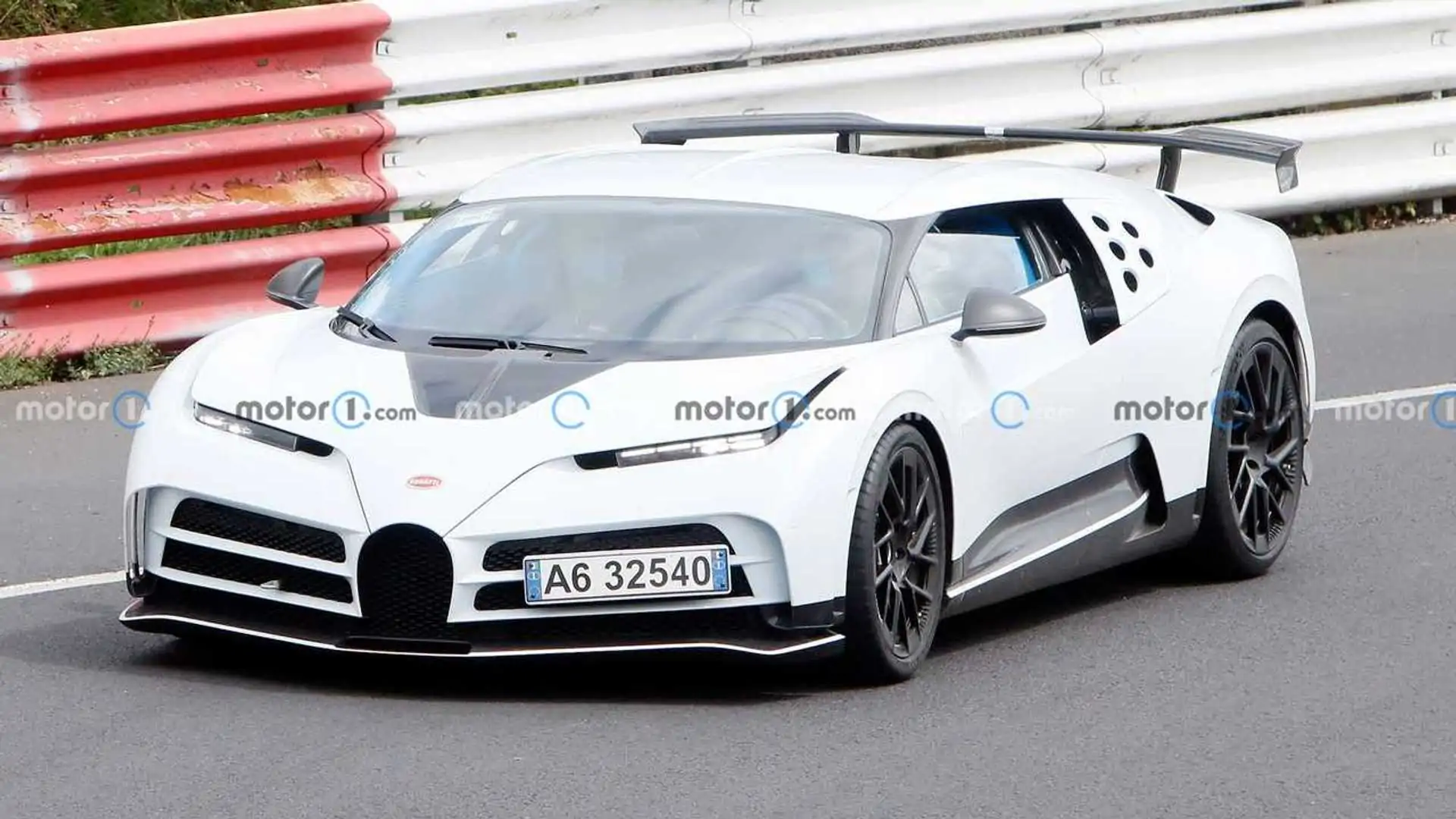 bugatti-centodieci-spy-photos.webp