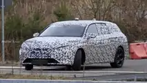 Nouvelle génération Peugeot 308 voiture espion photo (trois quarts avant)
