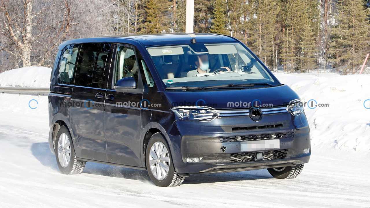 2021 VW T7 Multivan yeni casus fotoğraflar