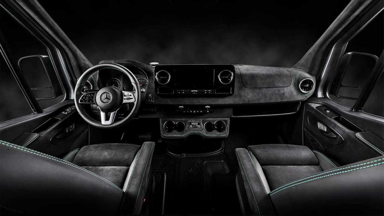 Caminhão de reboque Mercedes Sprinter por Kegger (interior)