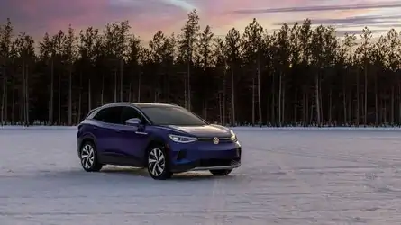 Большинству американцев не нужны гибриды и электрокары? Volkswagen ID.4 winter driving