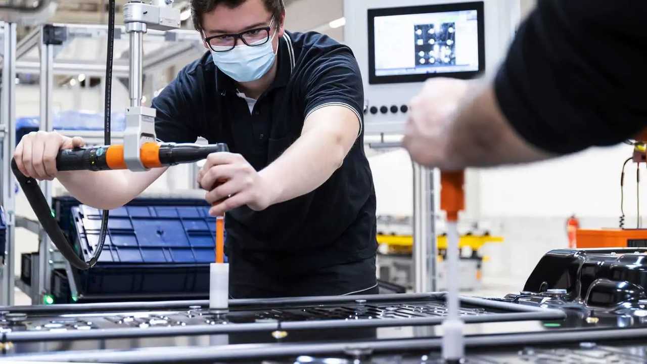 La production de batteries à l’état solide augmente grâce aux lasers