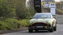 Aston Martin DBX, le foto spia