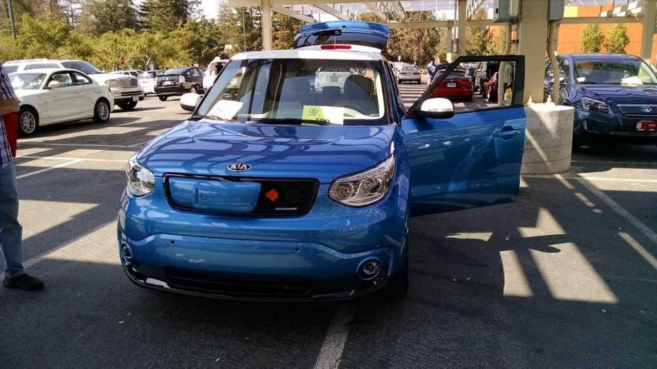 The Soon To Be Released (for US) Kia Soul EV Enters The Parade -Image Credit Maddi Hausmann (EAASV,SF Bay LEAFs)