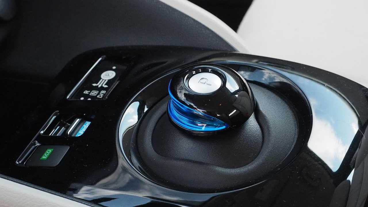 2018 Nissan Leaf shifter