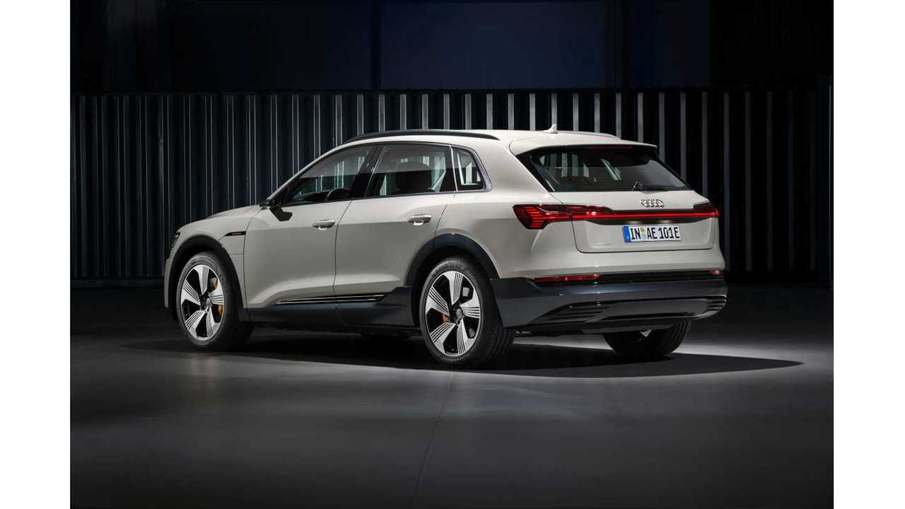 Audi e-tron (wallpaper 2,560x – click to enlarge)