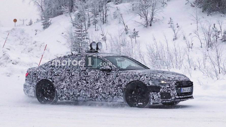 2019 Audi A6 üretim farları casus fotoğraf