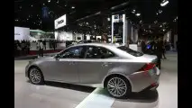 Lexus al Salone di Parigi 2016