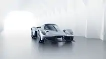 Aston Martin Valkyrie mit seriennaher Karosserie