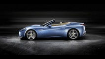 Ferrari California, in Azzurro
