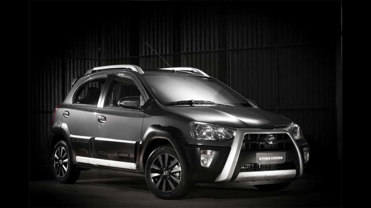 Toyota Etios 2016 custa a partir de R$ 40.890; novidade é sistema multimídia