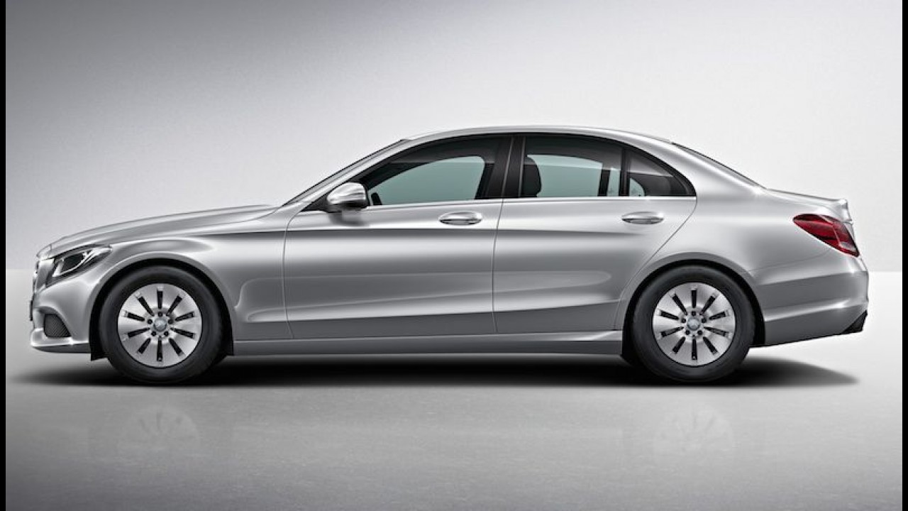 Mercedes Classe C ganha versão mais barata no Brasil por R$ 119,9 mil