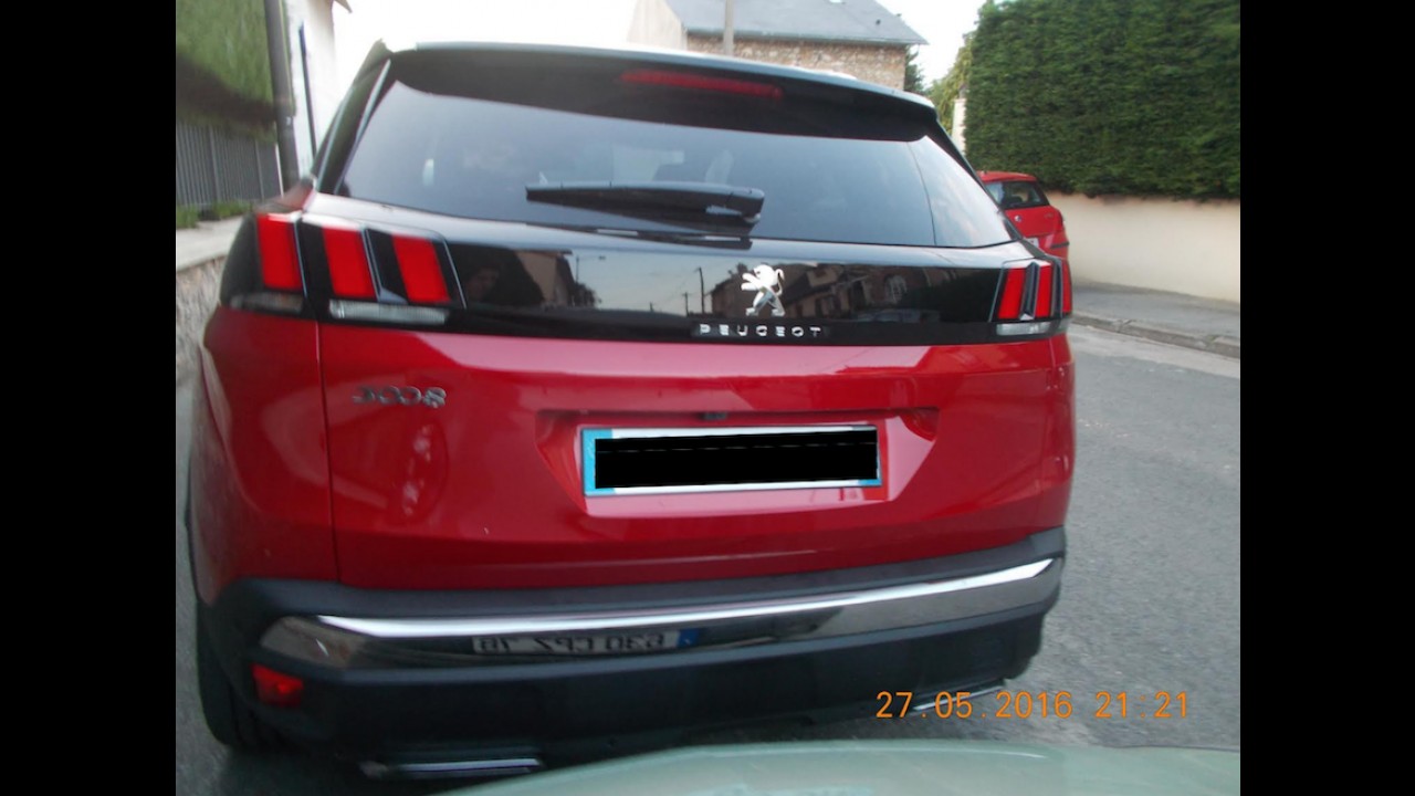 Atração da Peugeot no Salão de SP, nova geração do 3008 é clicada ao vivo