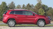 2017 Jeep Cherokee Overland profile
