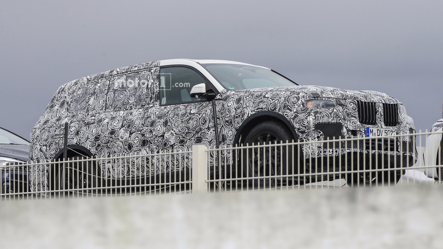 2019 BMW X7 spy photo