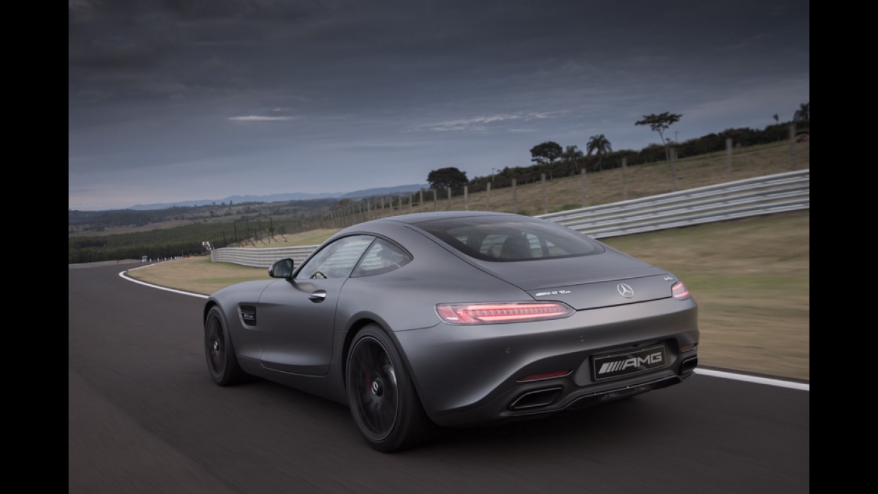 Tenista Rafael Nadal ganha Mercedes AMG GT, mas diz que prefere Kia - entenda