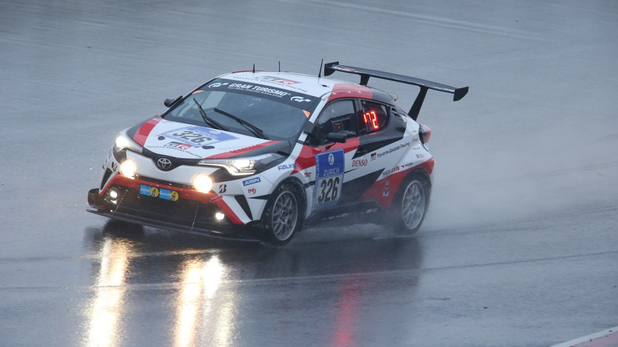 #326 Toyota Gazoo Racing, Toyota C-HR Racing- Masahiko Kageyama, Kumi Sato, Tomoyuki Katayama