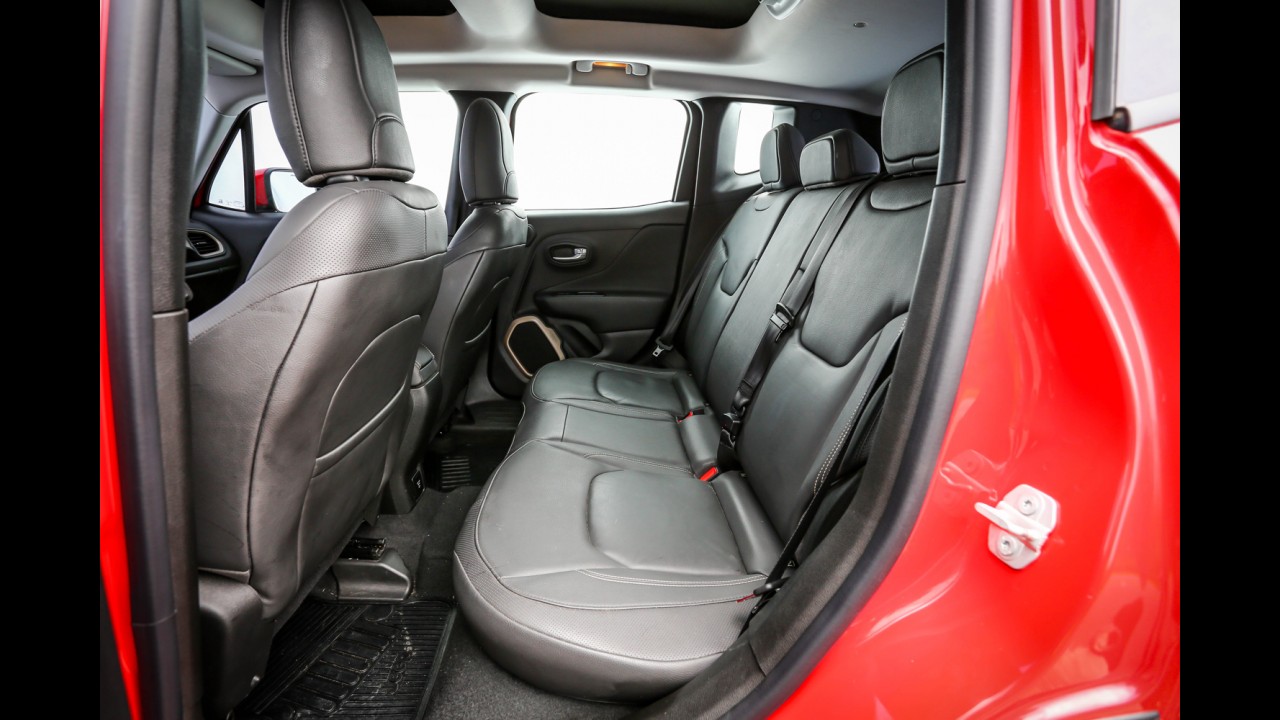 A dúvida do ano! Fiat Toro encara Jeep Renegade - veja teste completo