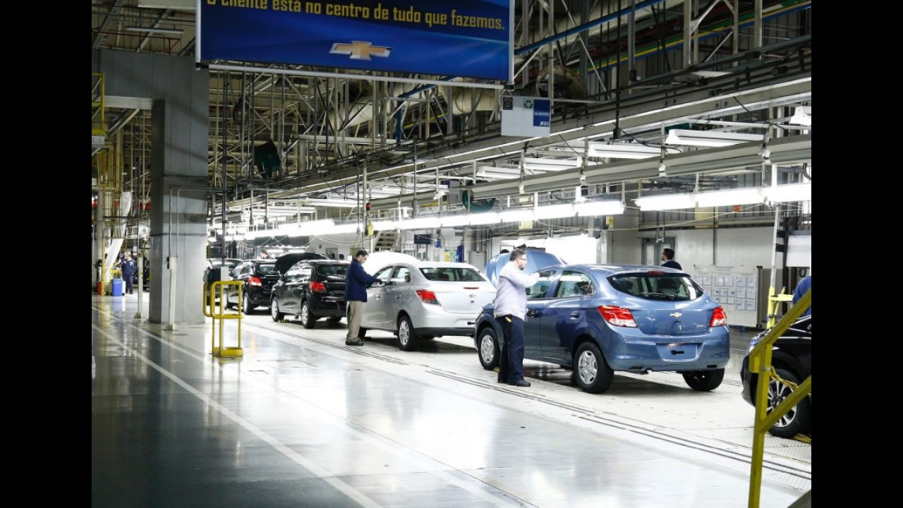 Balde de água fria: Onix não terá picape nem motor 3-cilindros