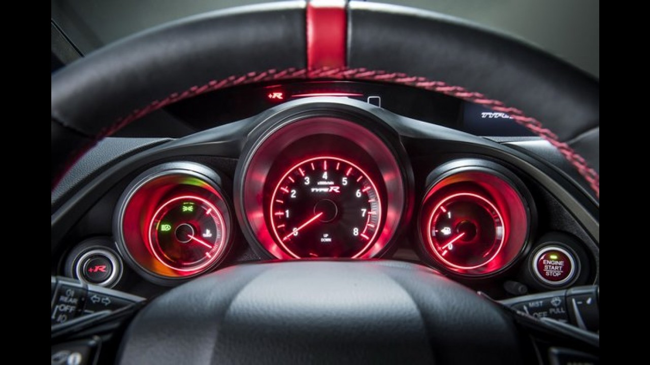 Civic Type R de 310 cv começa a ser vendido na Europa; preço equivale a R$ 146 mil