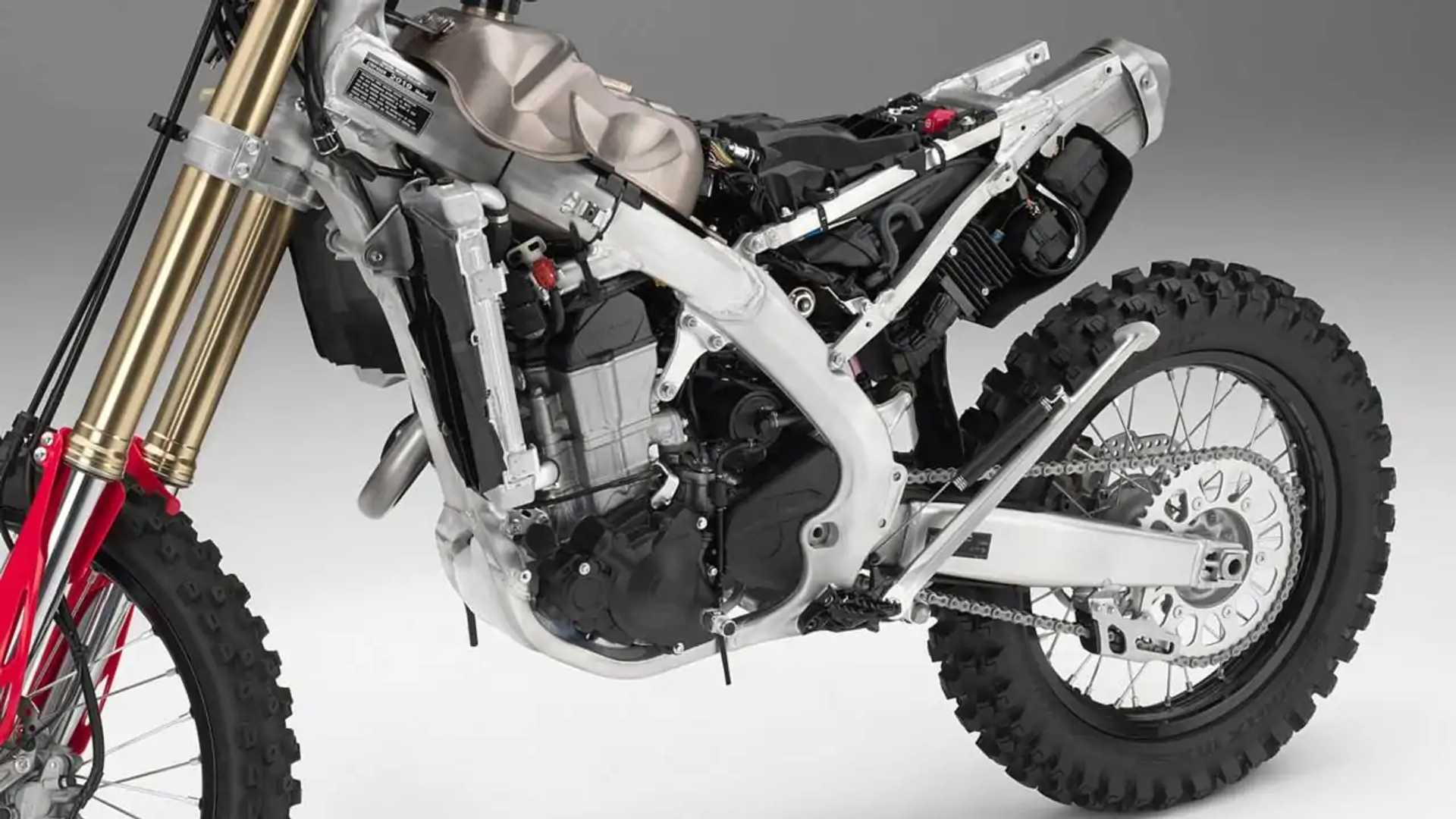 Honda CRF 2019 ganha atualizações eletrônicas e chega aos R$ 44.990