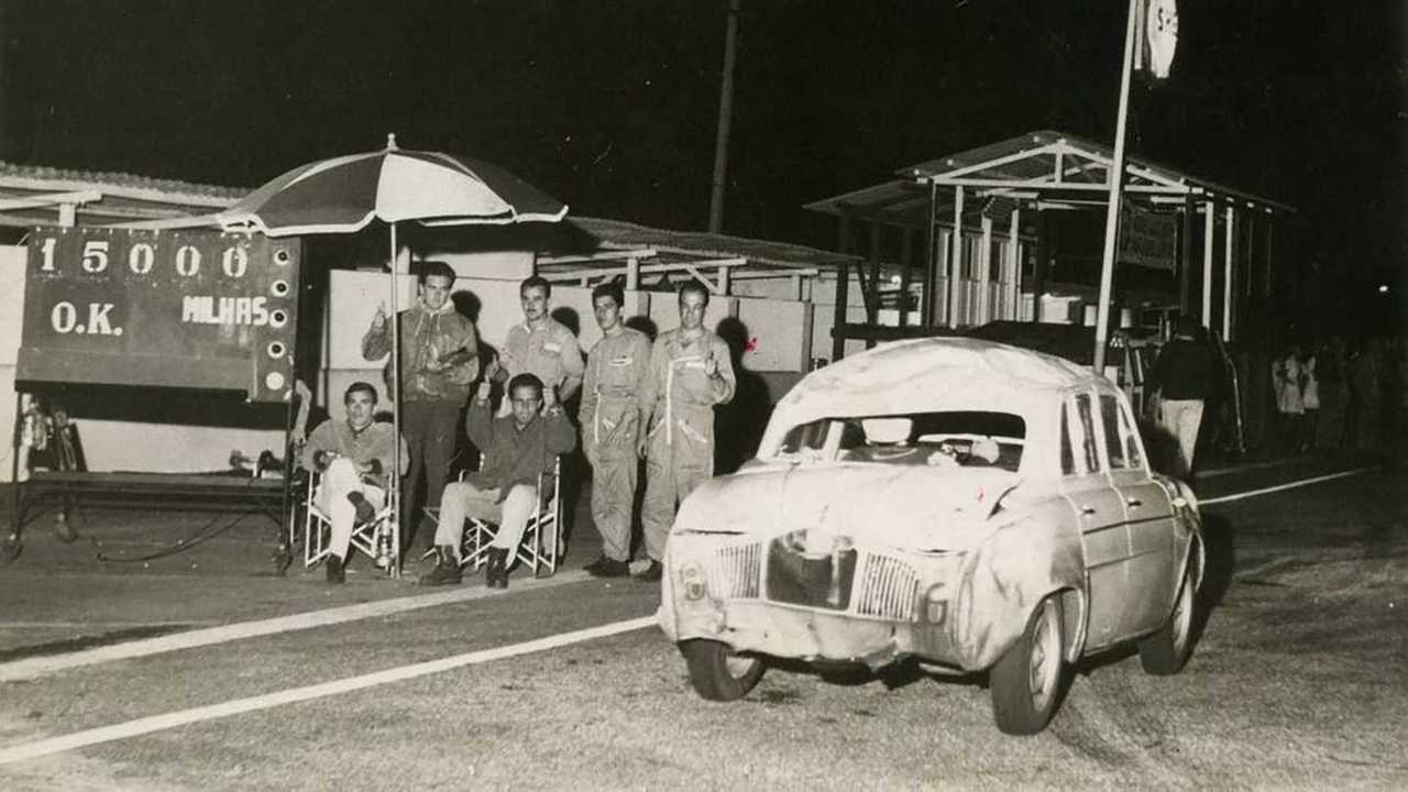 Renault Gordini seguiu no desafio após capotar