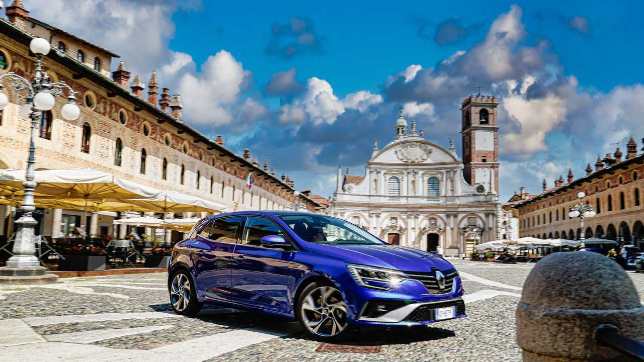 Renault Megane E-Tech Plug-In Hybrid 2021, la prova