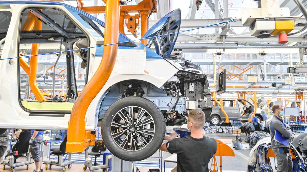 Volkswagen, lo stabilimento di Hannover - Linee di produzione del Multivan T7