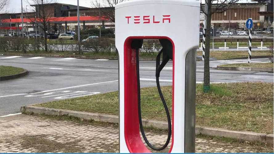 A Tesla globális töltőhálózatának fele már Amerikán kívül van