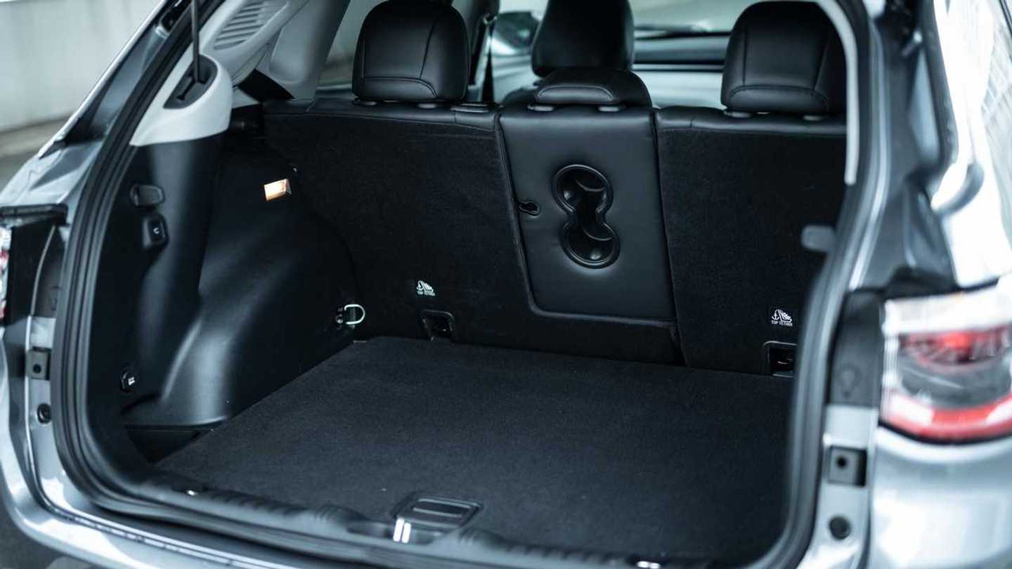 Jeep Compass e Compass 4XE dimensioni; abitabilità; concorrenti