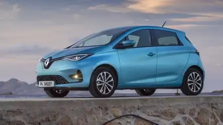 Популярный французский электрохетч ощутимо прибавил в цене Renault Zoe