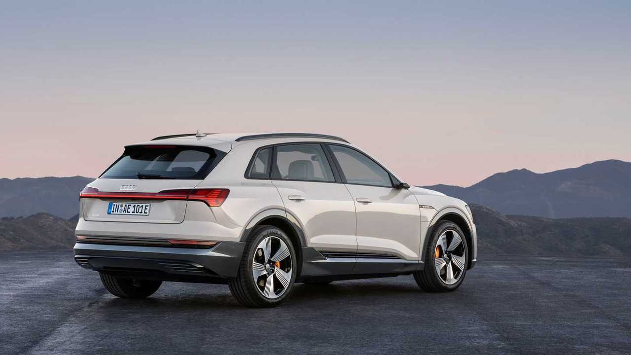 Audi e-tron (wallpaper 2,560x – click to enlarge)